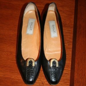 ~BALLY~Black Leather Pumps Heels Shoes w/Gold-8N